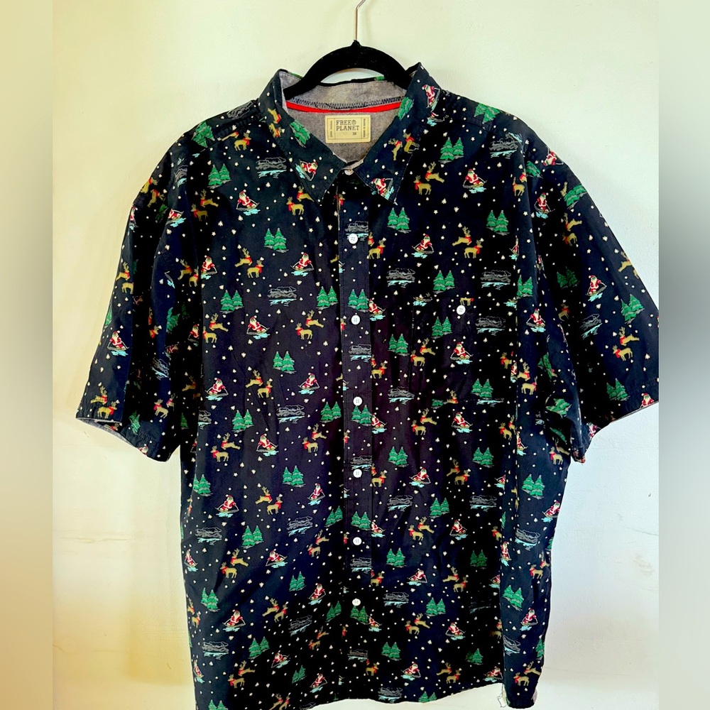 Free Planet Men’s 3X Buttondown shirt Hawaiian Ski Unique Christmas Santa